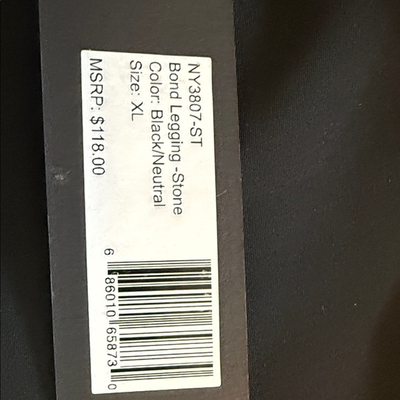 Noli Black and White Leggings - Picture 2 of 4